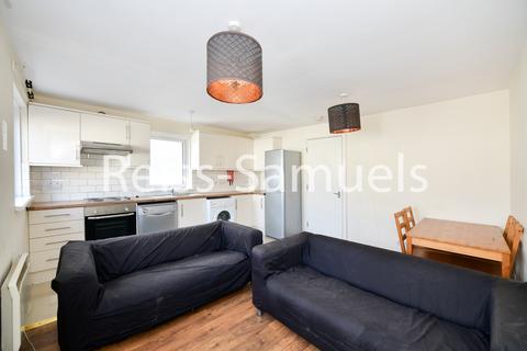 5 bedroom end of terrace house to rent, Cyclops Mews, London E14