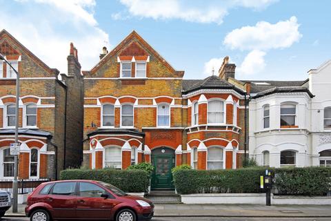 2 bedroom flat to rent, Lavender Gardens, Clapham Common North Side, London, SW11