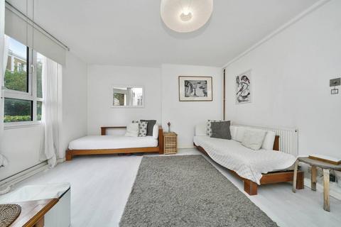 3 bedroom flat to rent, Richborne Terrace, Oval, London, SW8