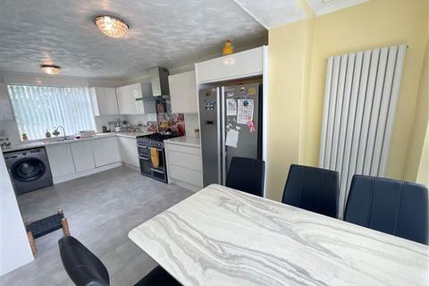 4 bedroom end of terrace house for sale, Eastcroft Way, Westfield, Sheffield, S20 8JN