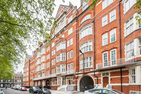 3 bedroom apartment to rent, Bedford Avenue, WC1B