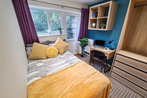 1 bedroom in a house share to rent, Peverell Road