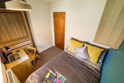 1 bedroom in a house share to rent, Peverell Road