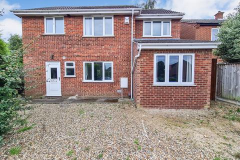 1 bedroom in a house share to rent, Peverell Road