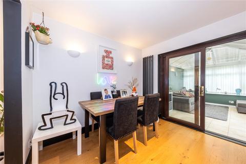 33 Emmer Green, Luton, LU2 8UH