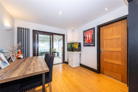 33 Emmer Green, Luton, LU2 8UH