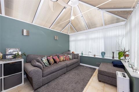 33 Emmer Green, Luton, LU2 8UH