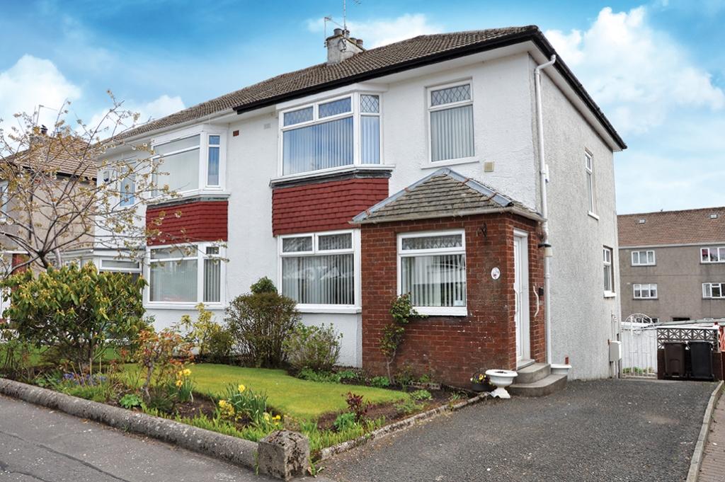 39 Castlehill Drive, Newton Mearns, G77 5JZ 3 bed semidetached villa
