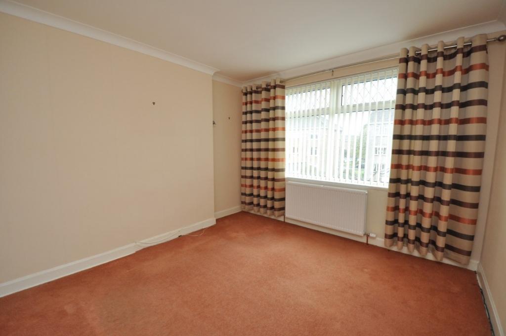 39 Castlehill Drive, Newton Mearns, G77 5JZ 3 bed semidetached villa