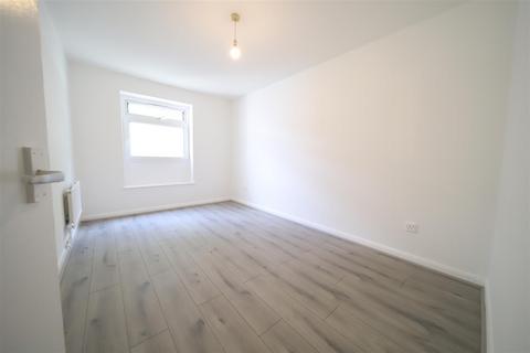 1 bedroom flat to rent, Pert Close, London