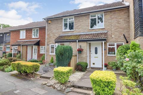 69 Drake Close, Horsham, RH12 5UD