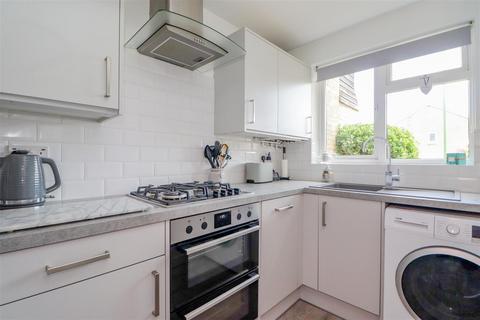 69 Drake Close, Horsham, RH12 5UD