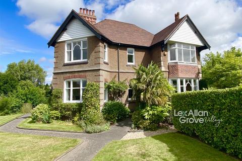 5 bedroom detached house for sale, Belbroughton Road, Clent