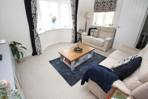 3 bedroom semi-detached house for sale, Quarry Bank Road, Fagley, Bradford
