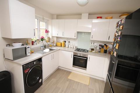 3 bedroom semi-detached house for sale, Quarry Bank Road, Eccleshill BD2