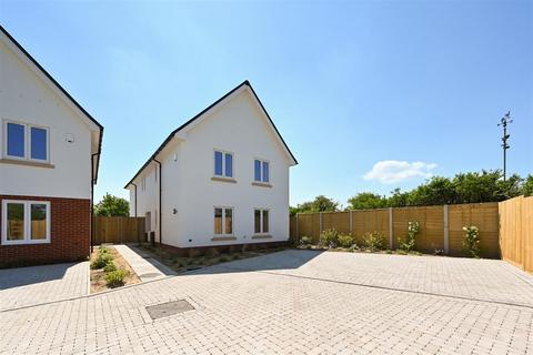 4 bedroom detached house for sale, Stream Side Gardens, Pagham