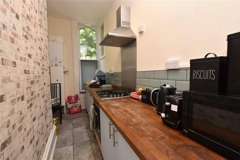 Flat 3, 7 Oak Mount, Bradford, BD8 7BE