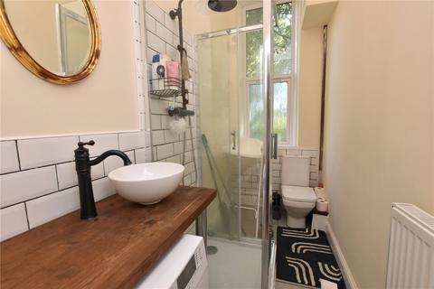 Flat 3, 7 Oak Mount, Bradford, BD8 7BE