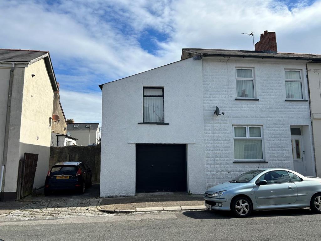 Salop Street, Penarth CF64 3 bed terraced house for sale £125,000