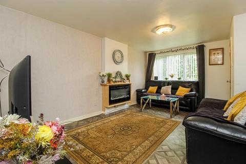 3 bedroom semi-detached house for sale, Barnstone Vale, Wakefield WF1