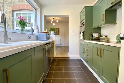 65 Eastbrook Road, Waltham Abbey, EN9 3AJ