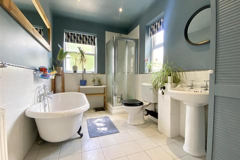 65 Eastbrook Road, Waltham Abbey, EN9 3AJ