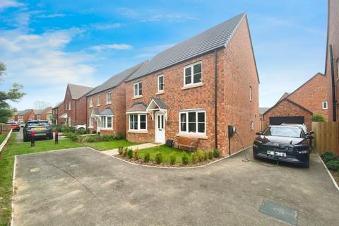 4 bedroom detached house for sale, Taplins Close, Long Marston