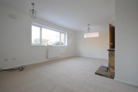 2 bedroom detached bungalow to rent, High Street, Great Houghton