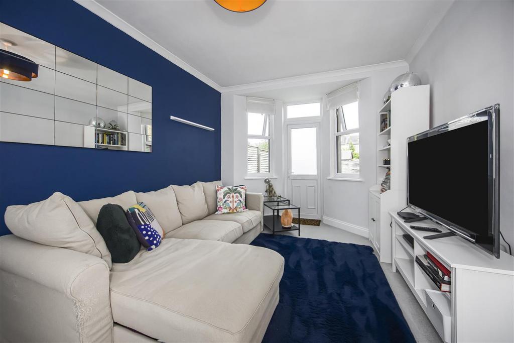 2  Brodie Court  137 Newport Road -008.jpg