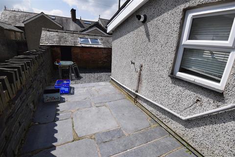 2 bedroom house for sale, Park Square, Blaenau Ffestiniog