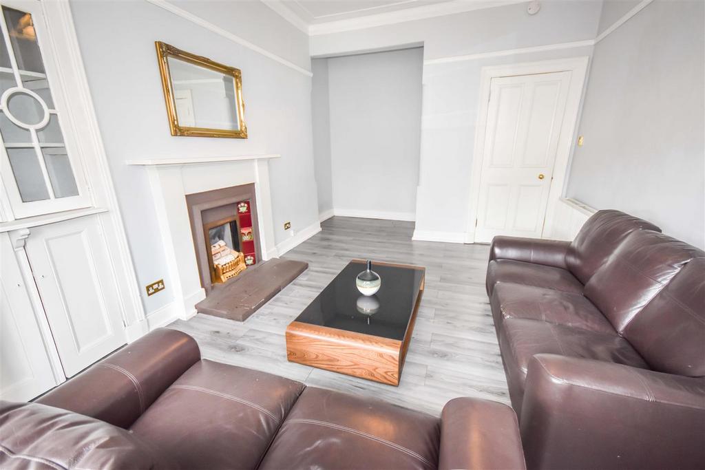1A Dunedin Terrace, Clydebank G81 1 bed flat £595 pcm (£137 pw)