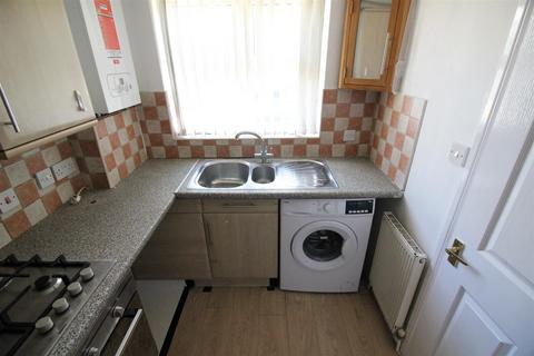 2 bedroom terraced house to rent, Knevett Terrace, Hounslow