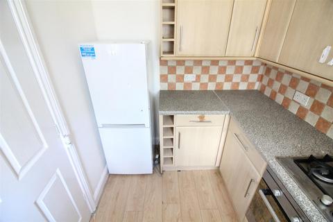 2 bedroom terraced house to rent, Knevett Terrace, Hounslow