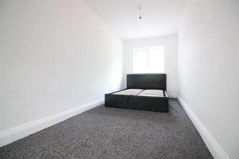 2 bedroom flat to rent, Judge Heath Lane, Hayes