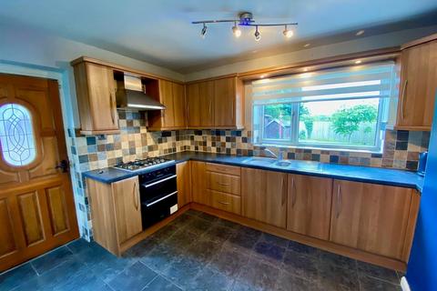 3 bedroom semi-detached house for sale, Lockwood Avenue, Mirfield