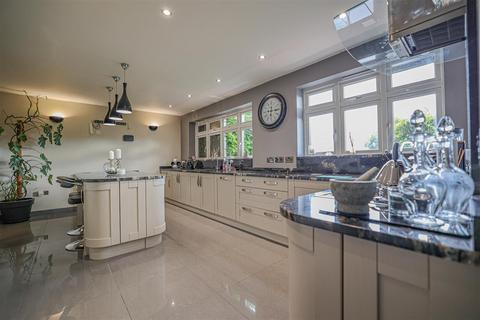 20 Fairway, Hemel Hempstead, HP3 9TP