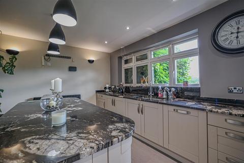 20 Fairway, Hemel Hempstead, HP3 9TP