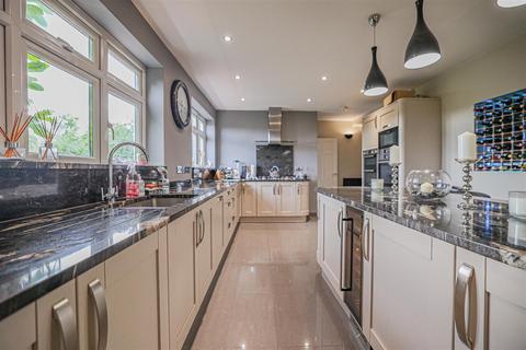 20 Fairway, Hemel Hempstead, HP3 9TP