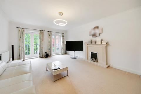 3 bedroom end of terrace house for sale, Azalea Close, St. Albans AL2