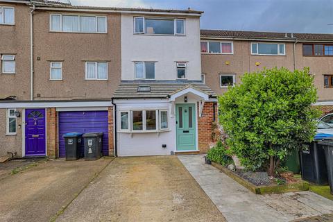 3 bedroom townhouse for sale, Claymore, Hemel Hempstead, HP2