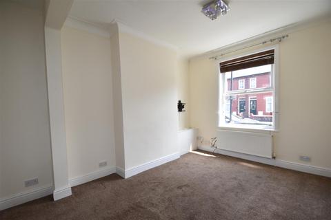 2 bedroom terraced house to rent, Brindley Avenue, Sale, M33 7BE