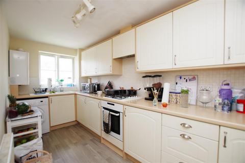 3 bedroom coach house for sale, Pioneer Road, Swindon SN25