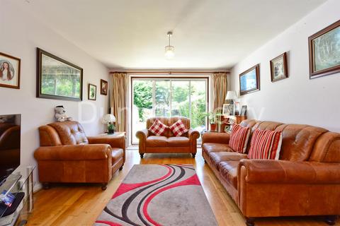 4 bedroom semi-detached bungalow for sale, Aberdale Gardens, Potters Bar EN6