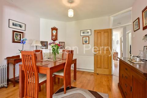 4 bedroom semi-detached bungalow for sale, Aberdale Gardens, Potters Bar EN6