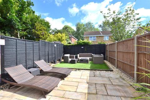 3 bedroom semi-detached house for sale, Broadmead, Farnborough GU14