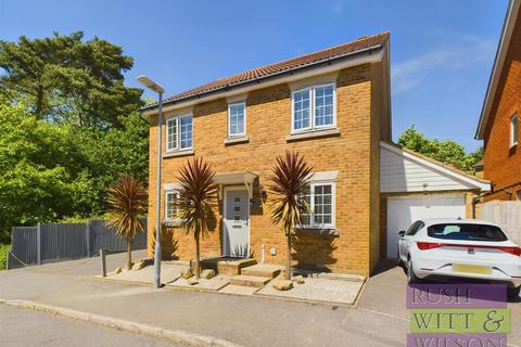 4 bedroom detached house for sale, Celandine Drive, St. Leonards-On-Sea