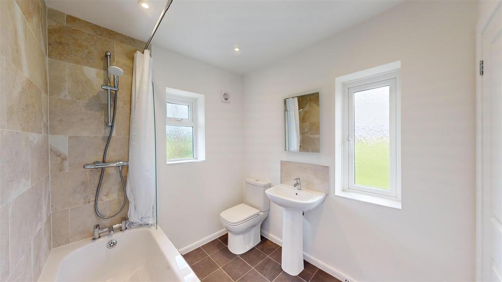 Betton Strange 5 Bathroom.jpg