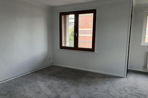 2 bedroom flat to rent, Turners Drive, Thatcham