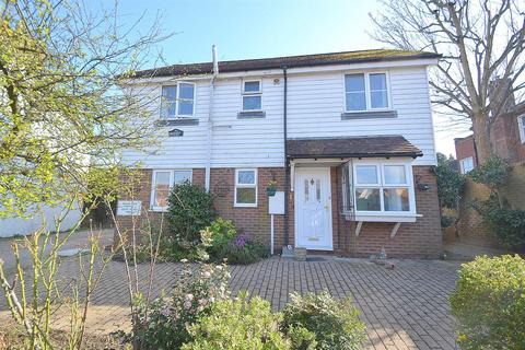 1 bedroom flat for sale, Gardner Street, Herstmonceux, Hailsham