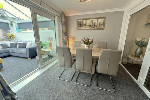 3 bedroom semi-detached house for sale, Bevan Grove, Gilesgate, Durham